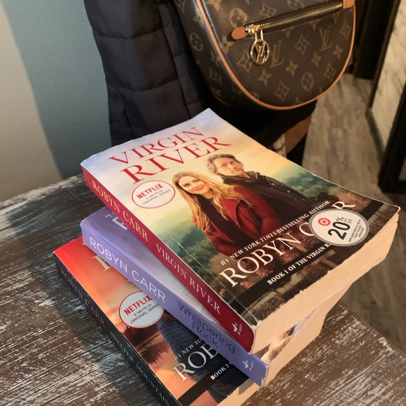 Make offer- it will be accepted! 💕 NETFLIX Virgin River First 3 Books - Picture 7 of 7